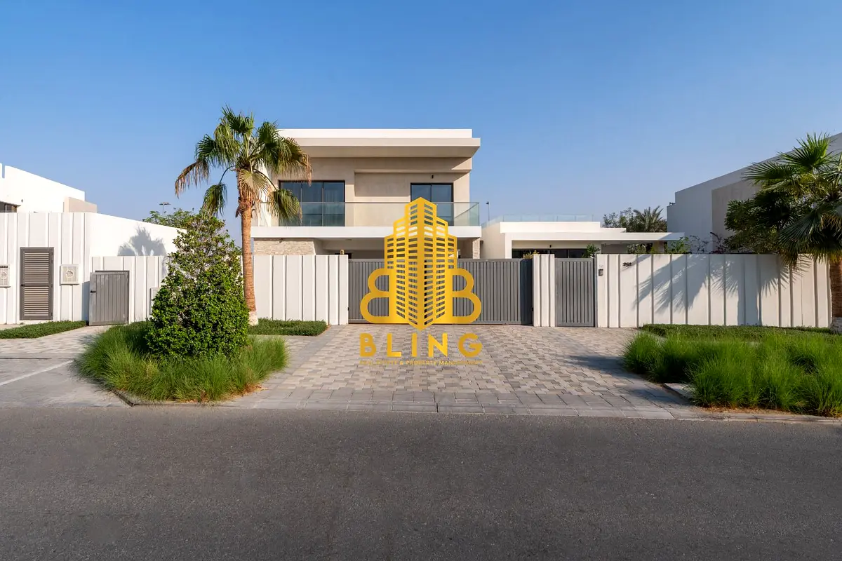 Luxury 5BR Villa with Garden & Golf Course View | Yas Island