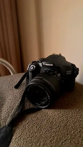 Camera canon 2000d