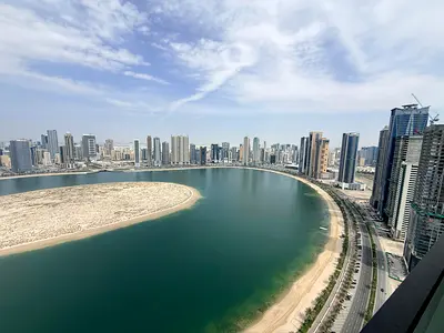 2 باركن مجاني _ بدون تامين _ جيم ومسبح _ 5 حمام _ غرفة خادمة