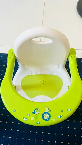 Baby feeding chair