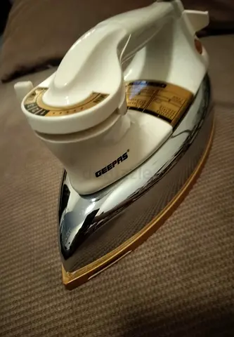 Geepas Classic Dry Iron