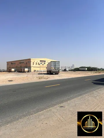 ارض صناعي للبيع مساحة كبيرة بالباهية عجمان