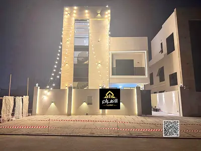 Modern design and very high-end finishes. Excellent location. Price includes registration and ownership fees.