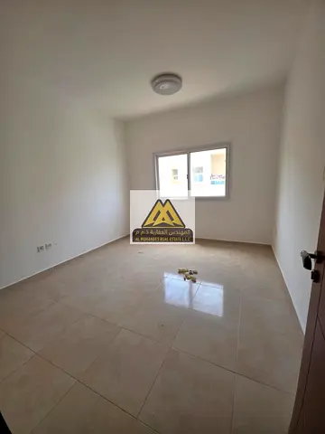 غرفتين وصاله / مساحه كبيره / قريب من الجامعه / مساحه كبيره /