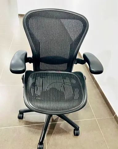 Herman Miller Aeron chair size B and C Fully Loaded available for selling