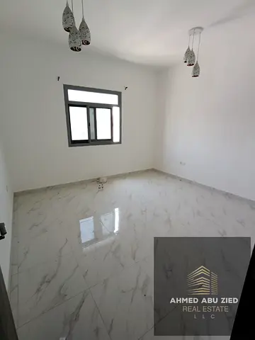 3 bedrooms and a spacious living room in Al Rawda 3 overlooking Sheikh Ammar Street, 3 bathrooms, b