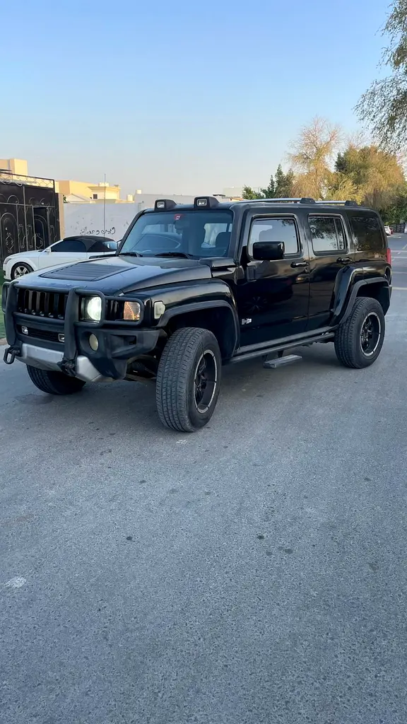 Hummer H3 2008 — photo 1 of 10