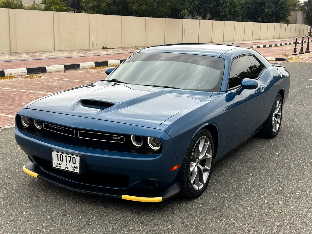 Dodge Challenger 2023 — photo 1 of 16