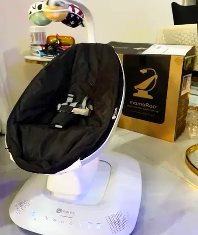 4moms mamaRoo Baby Swing - Black, only used once