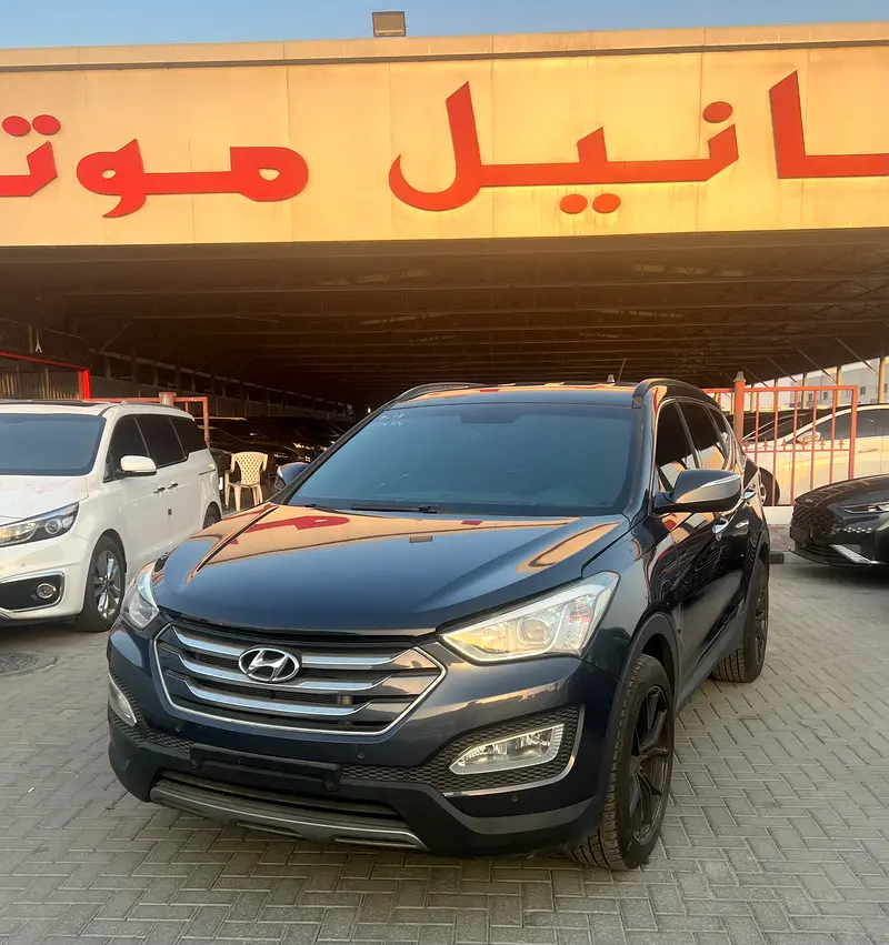 Hyundai Santa Fe 2014 — photo 1 of 9