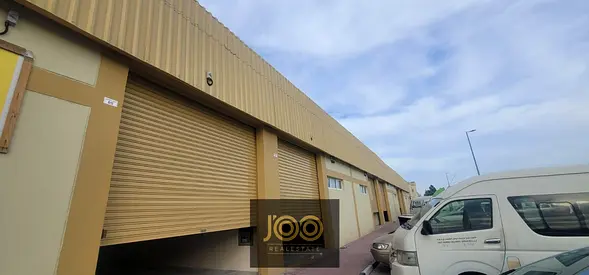 مساحة تجارية مميزة للإيجار | الجرف الصناعية  فرصة ممتازة لاستئجار وحدة تجارية واسعة في منطقة الجرف الصناعية، مناسبة لمختلف الأنشطة التجارية التي تحتاج
