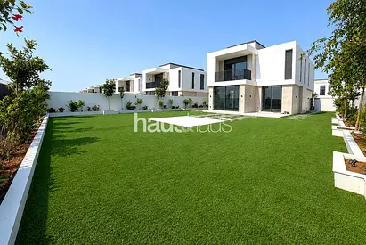 Fairway 4BR Villa | Golf View | Large Plot