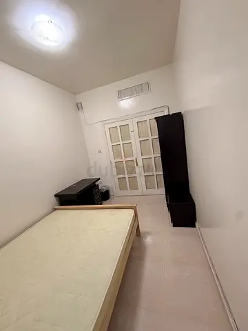 Spacious Bedroom for Rent – Shared Kitchen  Bathroom