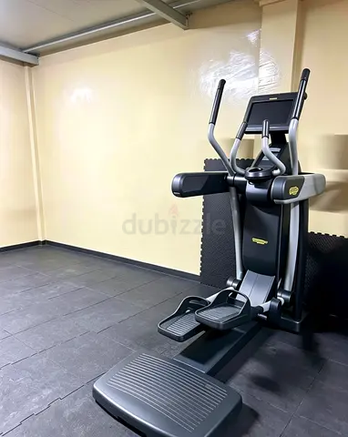 Technogym Elliptical Cross Trainer -Excellent Condition _ TECHNOGYM EXCITE VARIO 1000 TV ELLIPTICAL