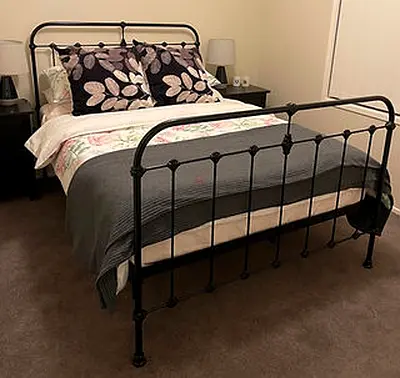 Bedset urgent sale Queen size