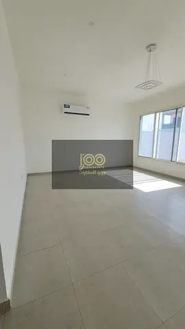 If you're looking for a successful real estate investment with a strong and growing return, this building is an ideal choice.