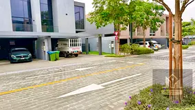 Wow Fully Furnished 2 Bhk Townhouse In Robinia Just 120K