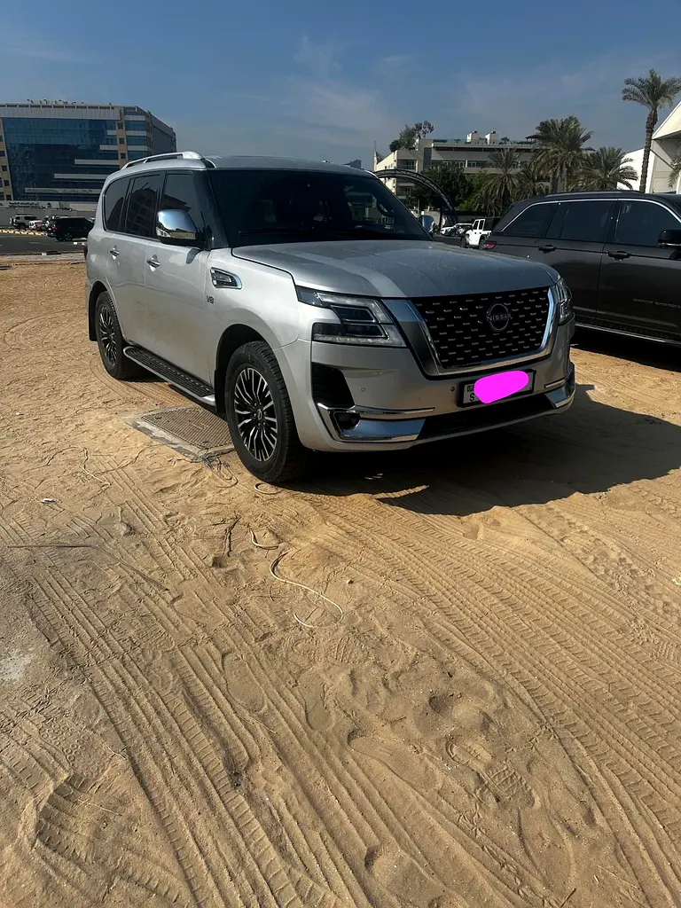 Nissan Patrol 2022 — photo 1 of 5