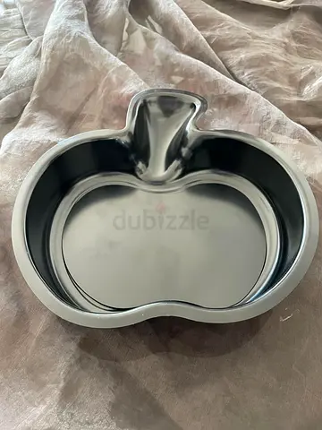 Apple-shaped non-stick baking pan for cake