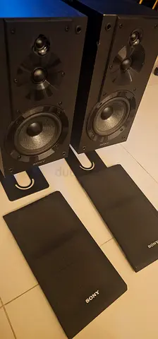 Sony SS-CS5 Hi-Res Bookshelf Speakers + Metal Stands