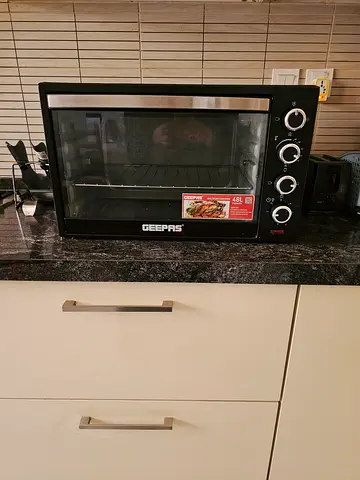 Geepas Countertop Electric Oven - 48L, Good Condition