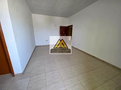 موقع مميز | إطلالة بحرية على الخور وميناء عجمان | سكن مريح | طابق مرتفع | 2 بلكونة | قريب من محطة الباص | قريب من الخدمات | سهل الوصول لدبي والشارقة