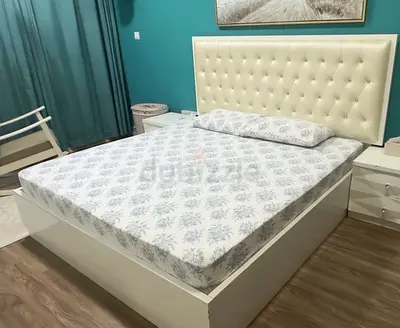 White Bed with Upholstered Tufted Headboard - King Size w Orthopedic medical grade mattress