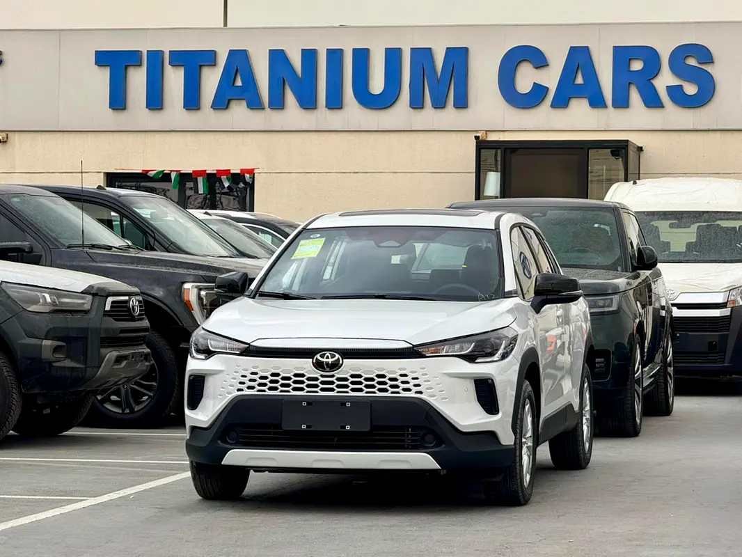 Toyota Corolla Cross 2025 — photo 1 of 17
