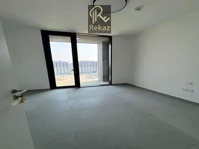 شقة مميزة! - واسعة - جاهزة للسكن