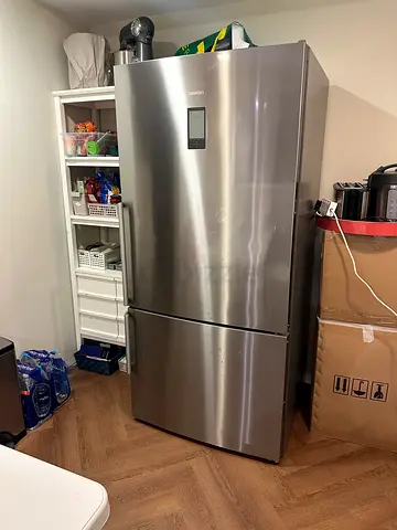 Siemens New Model iQ700 Bottom Freezer Refrigerator