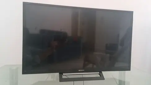 Sony 32-inch Flat Screen TV - Good Working Condition