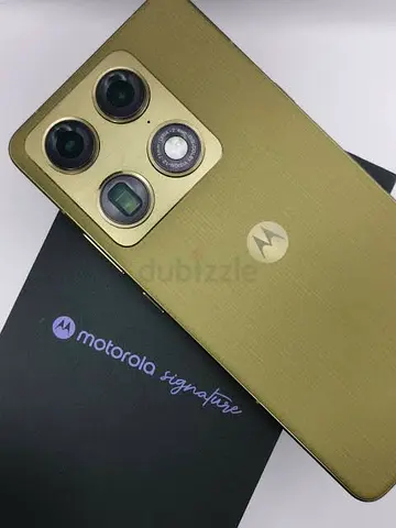 Motorola Signature Edition (Gold) - Excellent Condition