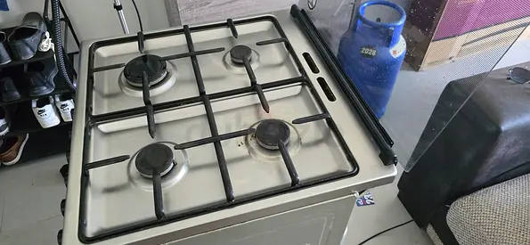 For Sale – Electrolux Gas Cooker 60x60 + Gas Cylinder