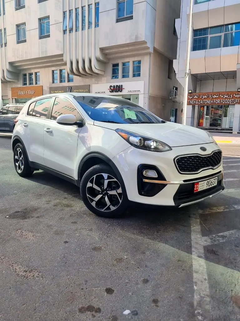 Kia Sportage 2021 — photo 1 of 5