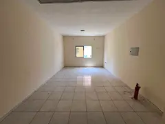 Separate kitchen Built-in wardrobes Central air conditioning and cooling system