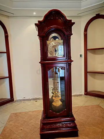 Classic antique Wooden Grandfather Clock - Fully Working