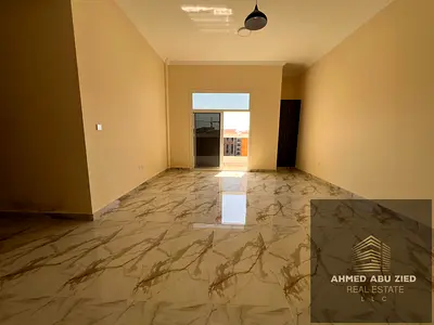غرفتين اول ساكن منها غرفة ماستر صالة كبيرة مطبخ 2حمام بلكون اطلالة مفتوحة خزائن حائط تكييف مركزي تسهيلات في الدفع قريب لمخرج دبي الشارقة تامين شيك