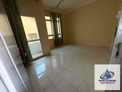 شقة غرفتين وصالة في النباعة بمساحة مريحة وموقع حيوي قريب من جميع الخدمات مع نظام دفع مرن مناسب للسكن العائلي