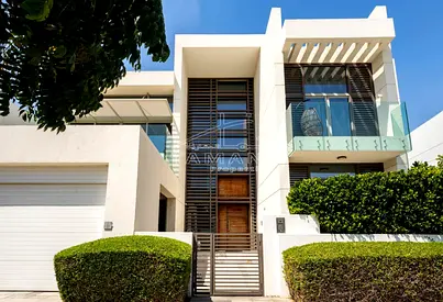 Corner Internal 5BR Contemporary Prime Location