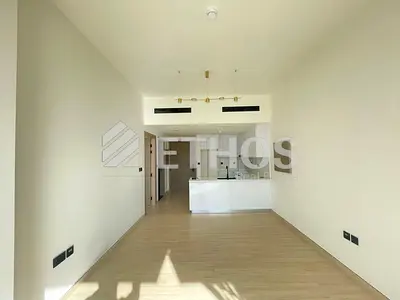 Luxurious | Spacious | Close to Mall
