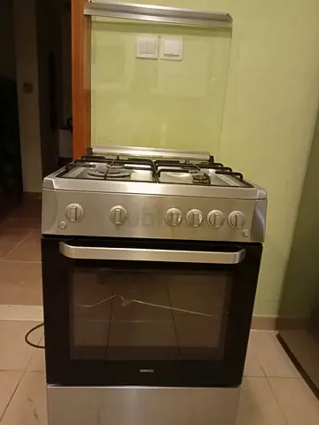 Beko Cooking range with grill n storage