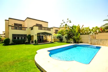 Regional Large | Private Pool | Vacant | D4