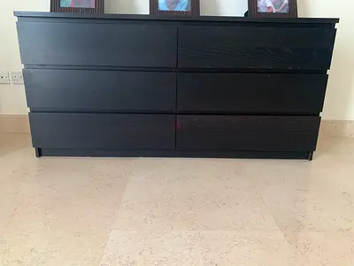 Chest of drawer