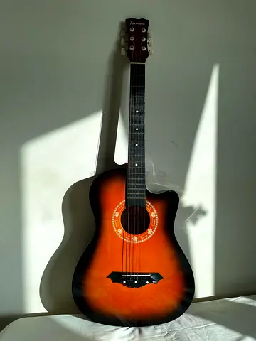 Used 6-String Acoustic Guitar - Sunburst