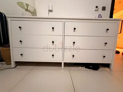 Chest of drawer