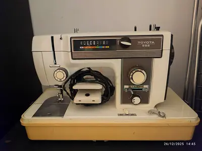 SEWING MACHINE