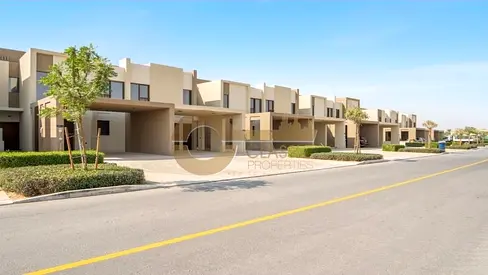 FAMILY LIVING | SPACIOUS UNIT | SINGLE ROW