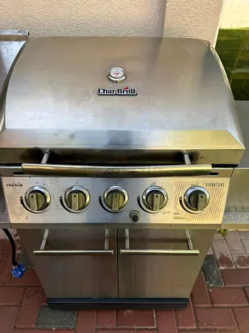 Char-Broil Signature 4-Burner Gas Grill - Good Condition