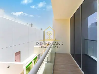 MOTIVATED SELLER | 2 YARDS | LOFT STYLE