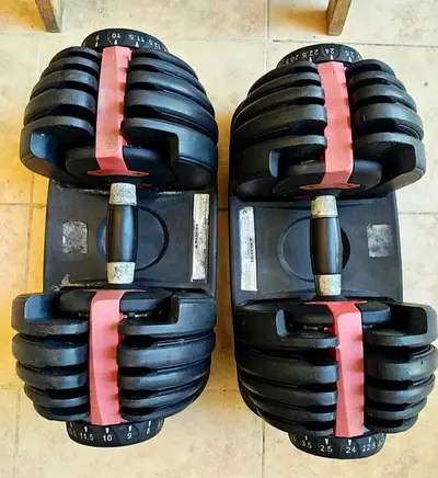 Adjustable dumbbells